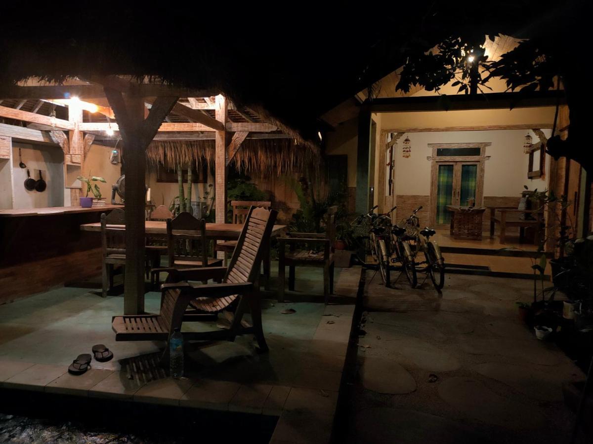Villa Is Oke House à Gili Trawangan Extérieur photo