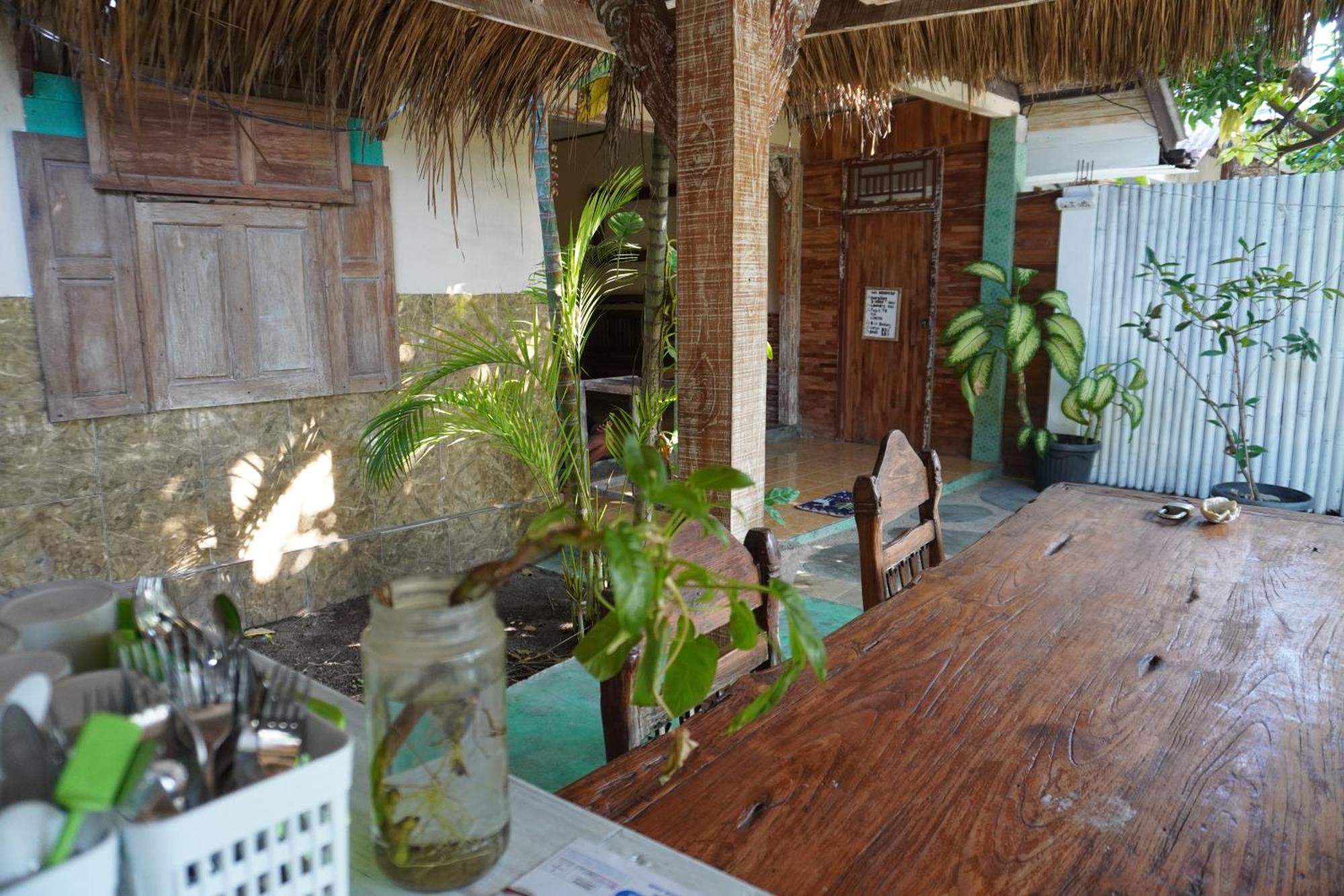 Villa Is Oke House à Gili Trawangan Extérieur photo